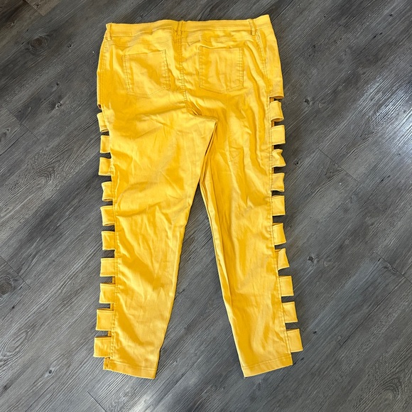 Yellow Cutout Pants 3XL | Sexy Plus-Size Jeans - Picture 2 of 5